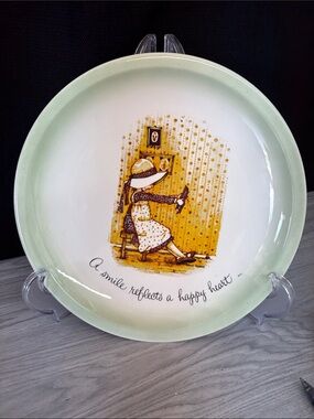 Vintage-Style Green Serving Plate with Illustrated Girl and Sentiment